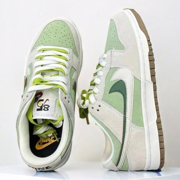 Nike Dunk Low SE85 In women size NWT - Picture 3 of 6